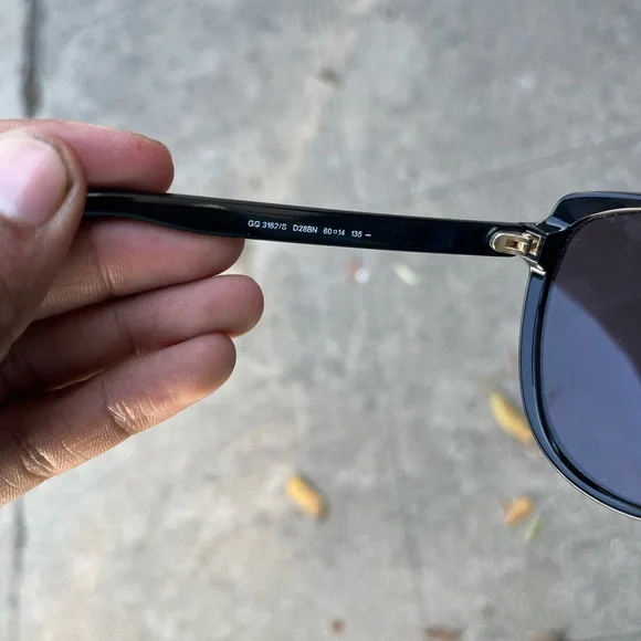 Gucci Black Web Sides Sunglasses - Picture 4 of 6